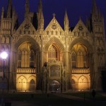 800px-Peterborough_cathedral_night_5676